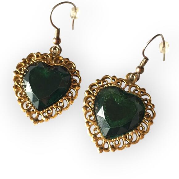 Jewelry - Gold tone deep green heart earrings
